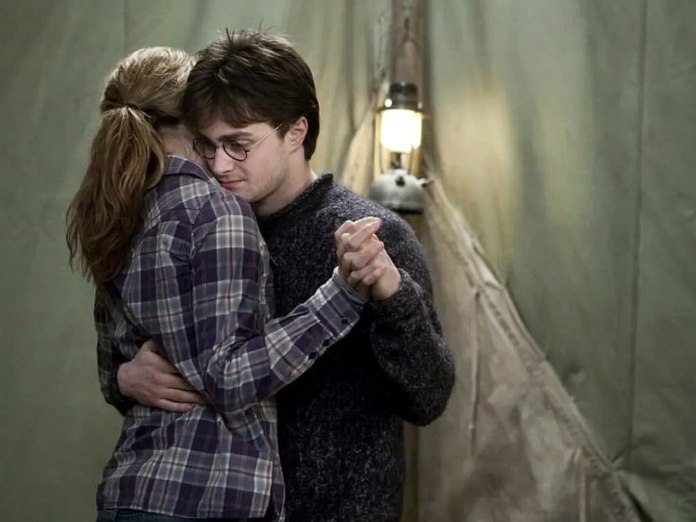 Harry And Hermione Dance In 'Harry Potter and the Deathly Hallows Part 1'