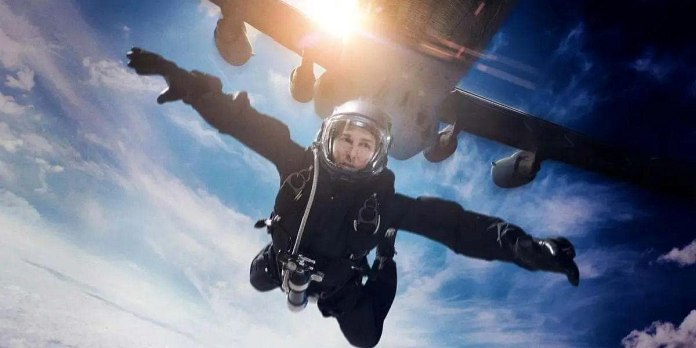 Tom Cruise Learned How To HALO Jump For 'M:I Fallout' But The Scene Was Butchered By CGI