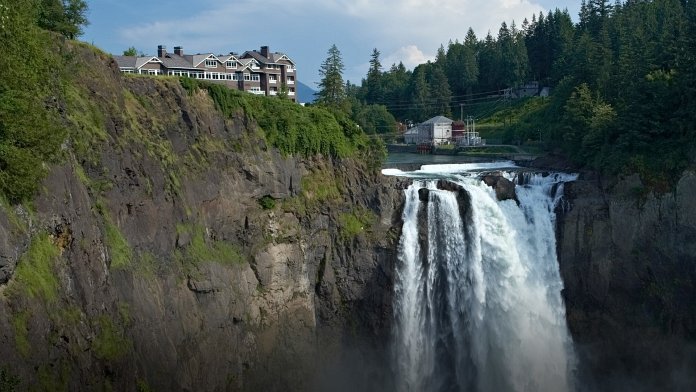 Twin Peaks poster for season 4