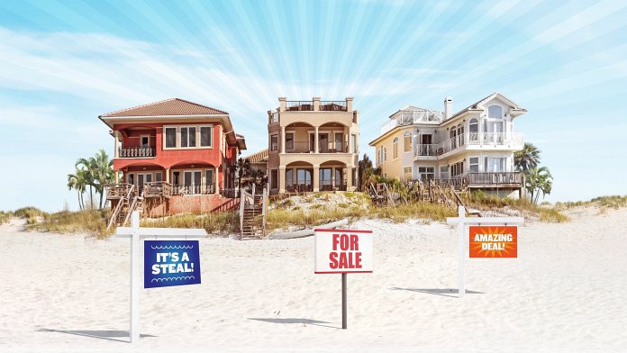 Beachfront Bargain Hunt poster for season 32